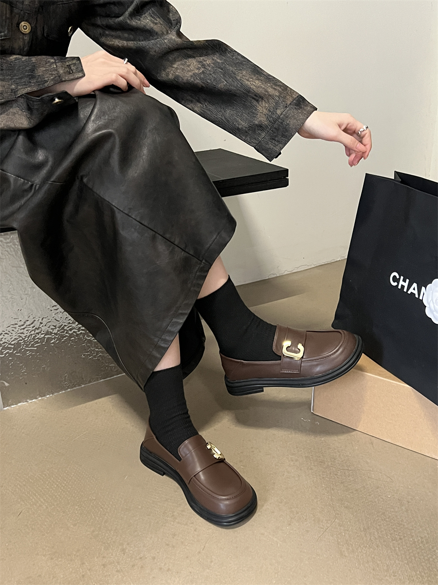 British Style Leather Shoes for Women 2024 Spring Autumn New Black Commuter Flat Retro Thick Sole Old Money Loafers Trendy