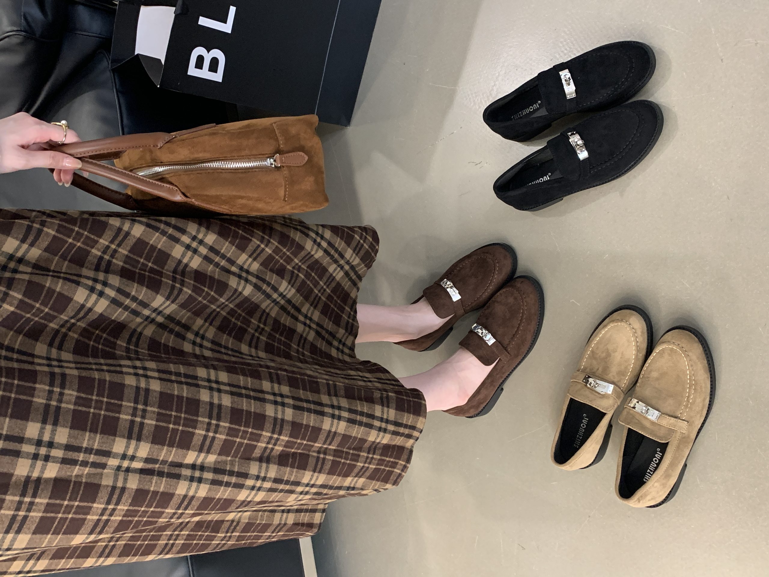 2024 Autumn Winter Kelly Buckle British Retro Suede Slip-On Commuter Shoes for Women