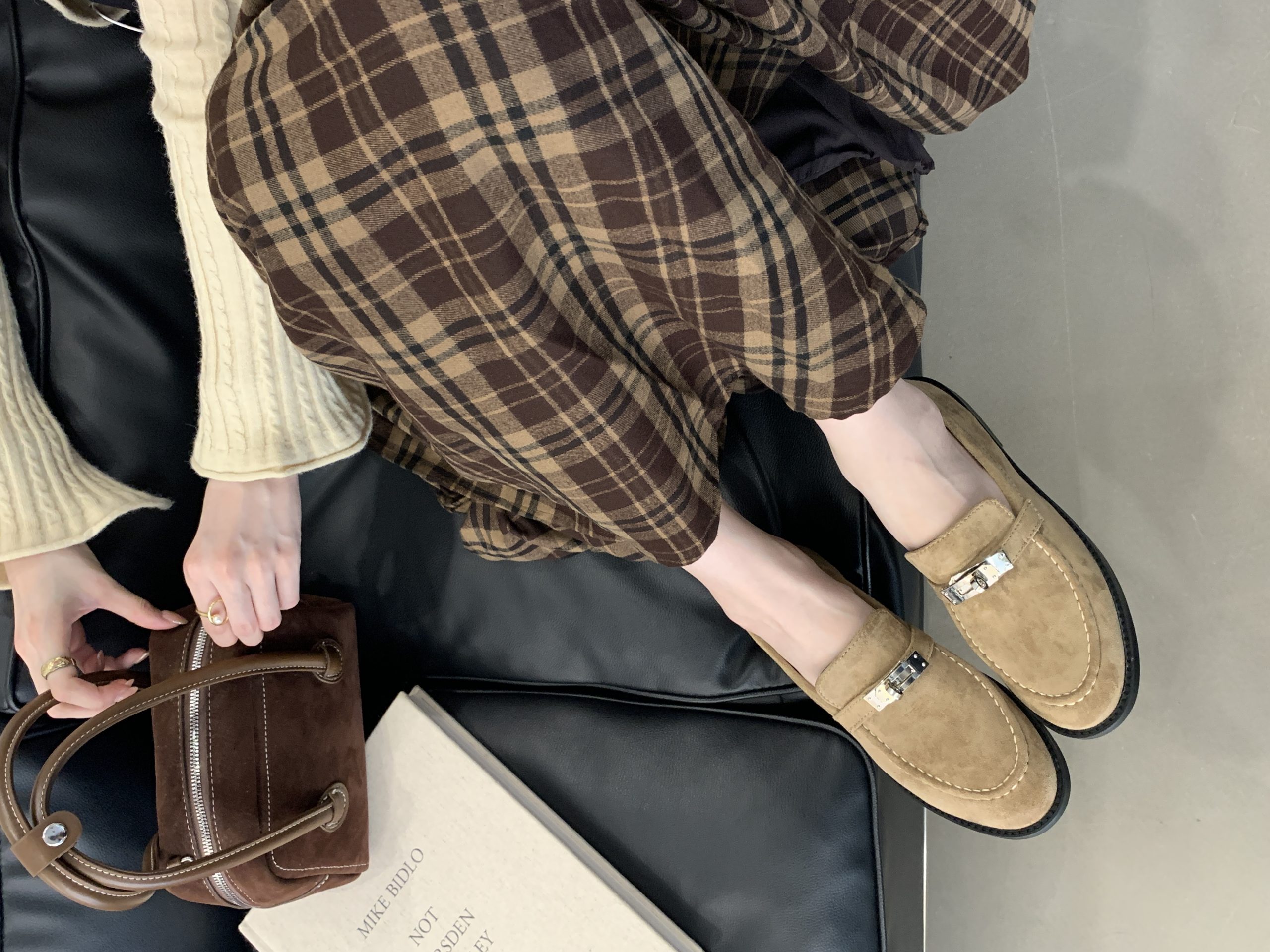 1725353378201_351970.jpg 2024 Autumn Winter Kelly Buckle British Retro Suede Slip-On Commuter Shoes for Women
