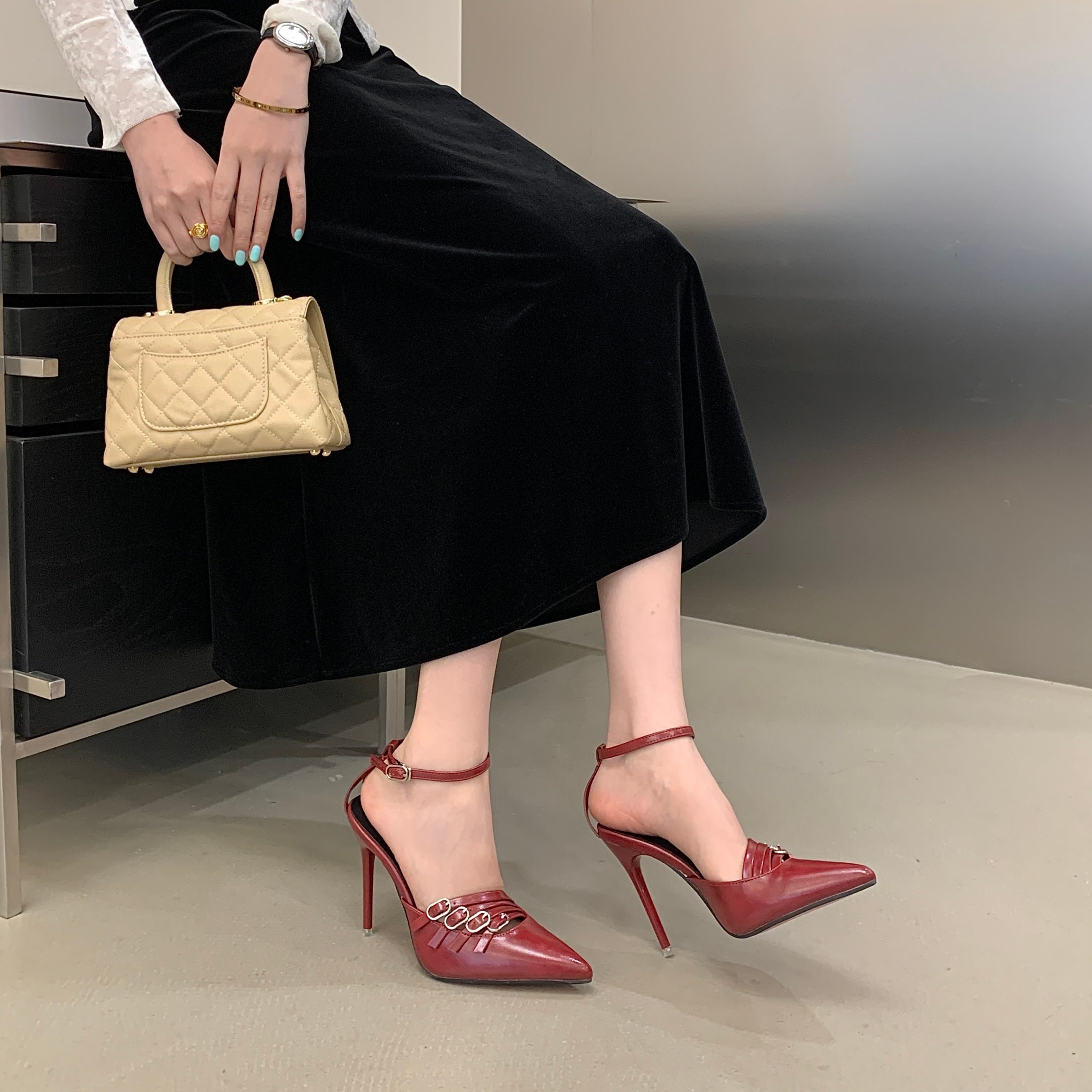 1781152465586_CyCSOp.jpg 2026 Summer New Fashion Thin Heel Pointed Toe High Heels 11CM Small Size Backless Sandals for Women