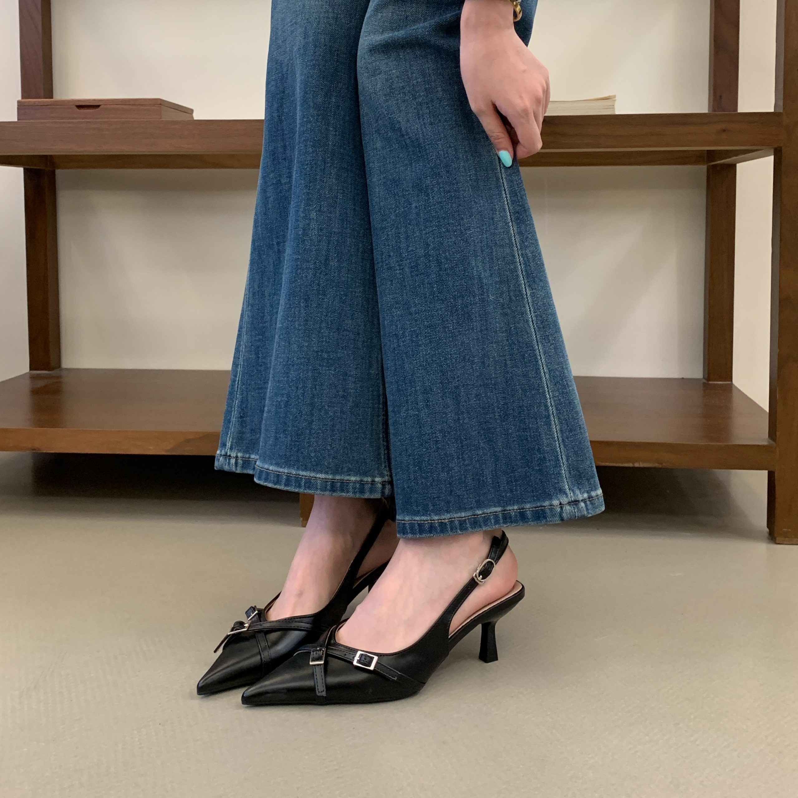 2026 Summer New French Fashion Pointed Toe Back Strap Thin Heel Women's Sandals