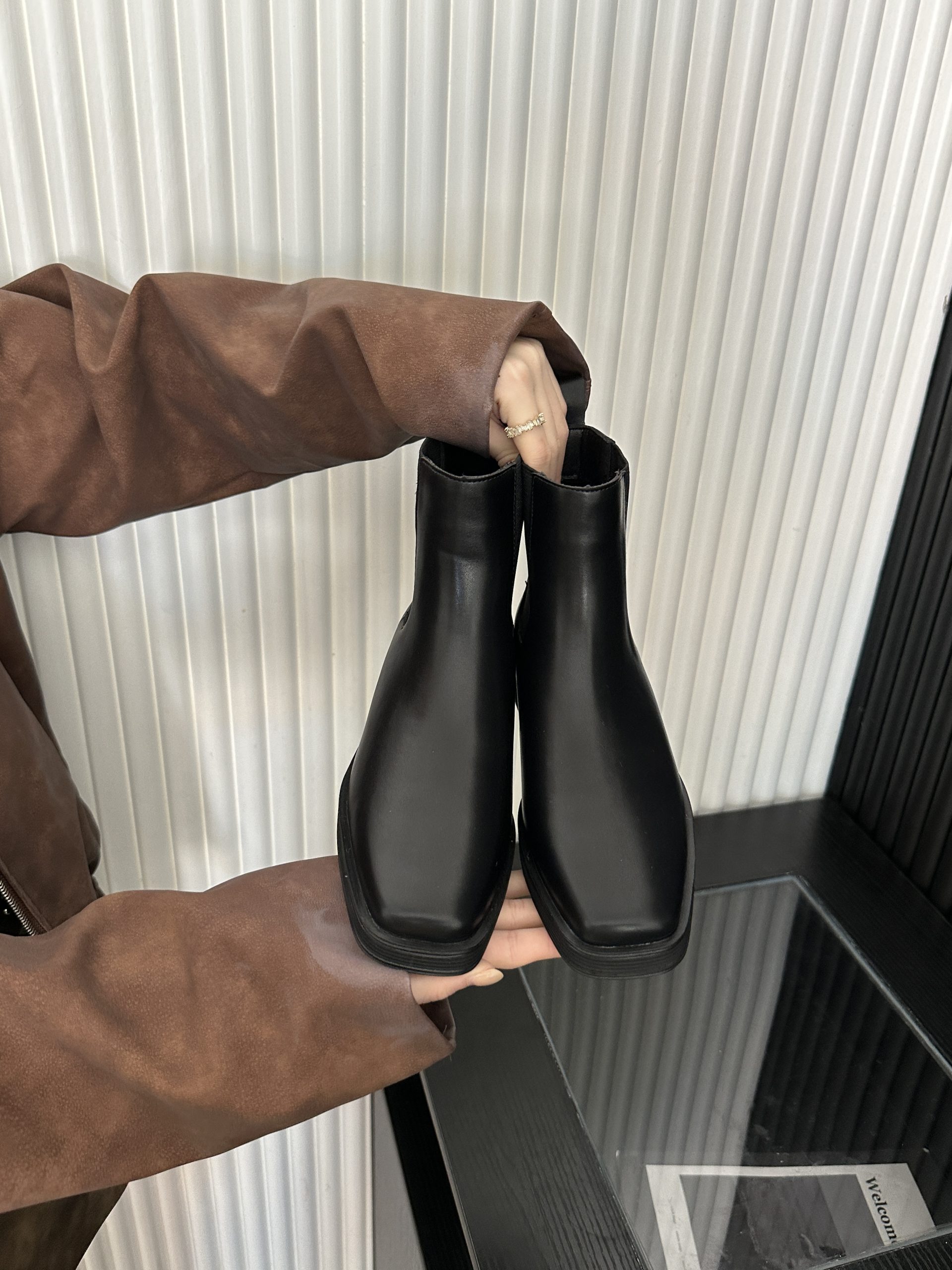 2024 Autumn Winter New British Style Square Toe Chelsea Boots Chunky Heel Thick Sole PU Leather Short Boots for Women