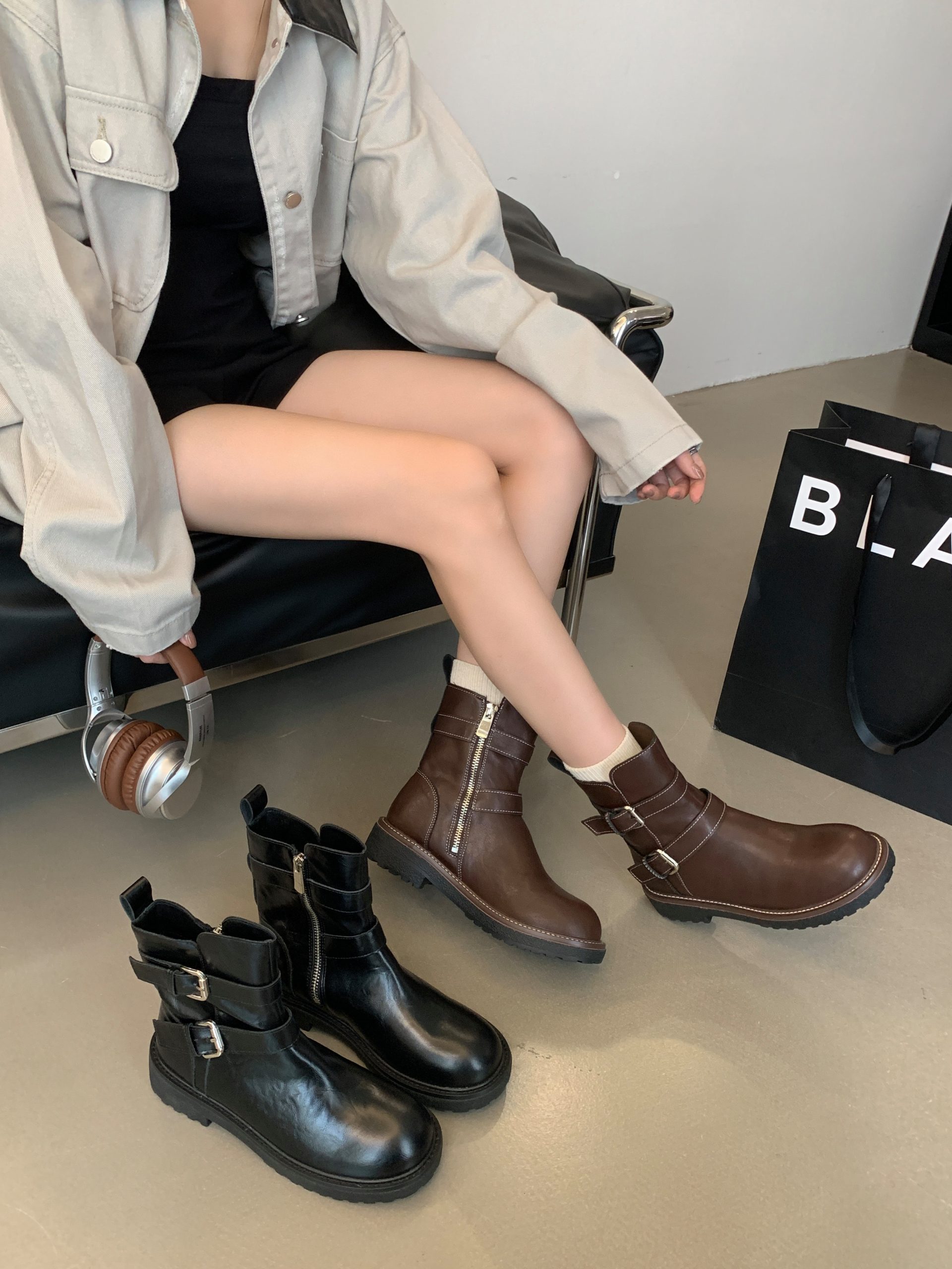 2024 Fashionable Washed Soft Leather Round Toe Chunky Heel Short Boots for Women Rider Boots Autumn Winter