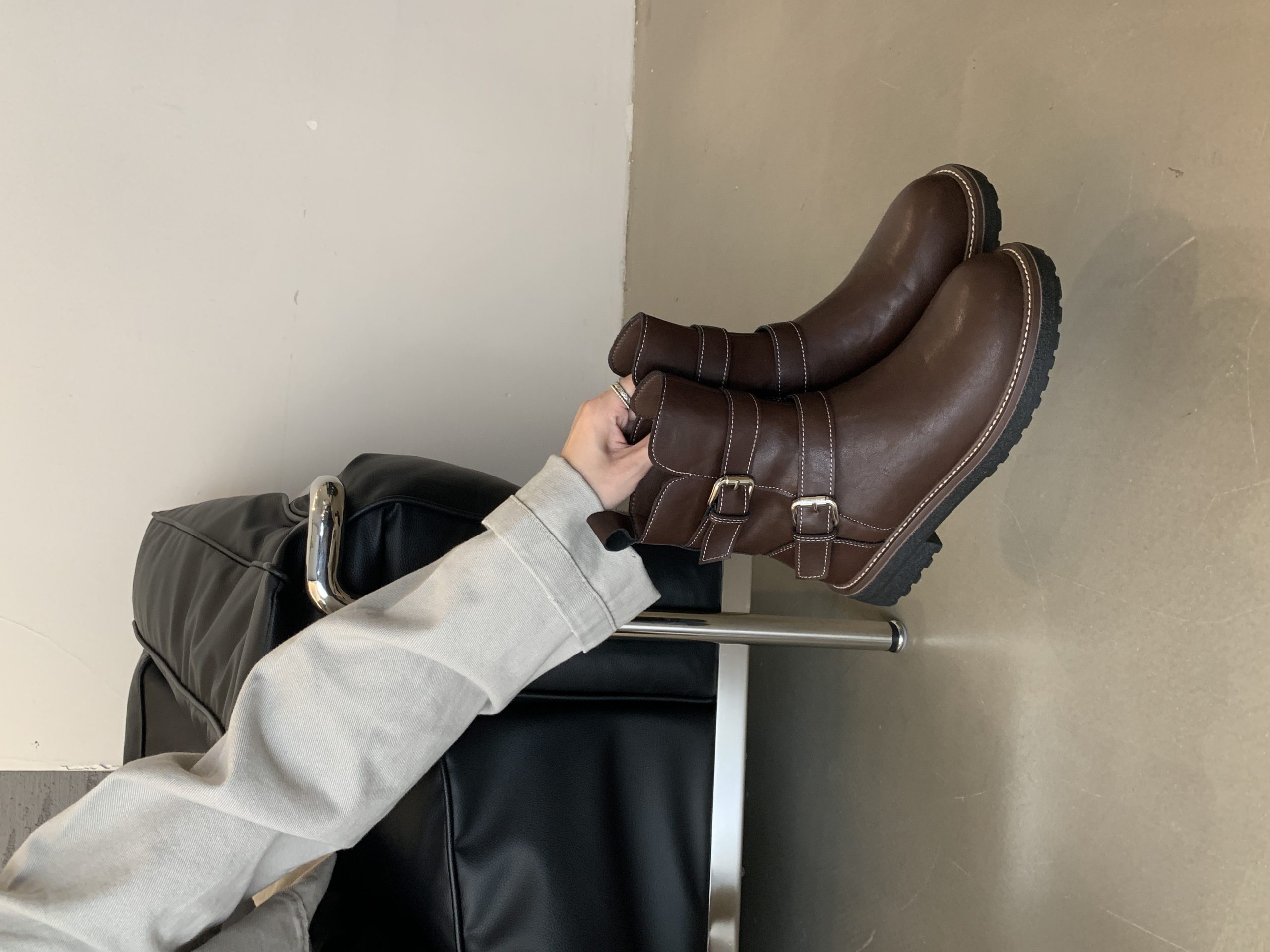 2024 Fashionable Washed Soft Leather Round Toe Chunky Heel Short Boots for Women Rider Boots Autumn Winter