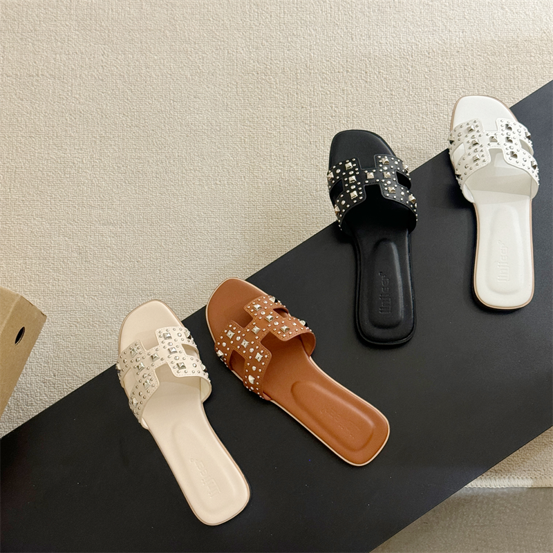 2025-new-korean-style-womens-summer-flat-beach-slippers-with-one-strap-fashion-solid-color-sandals-large-size_1 2025 New Korean Style Women's Summer Flat Beach Slippers with One Strap, Fashion Solid Color Sandals, Large Size