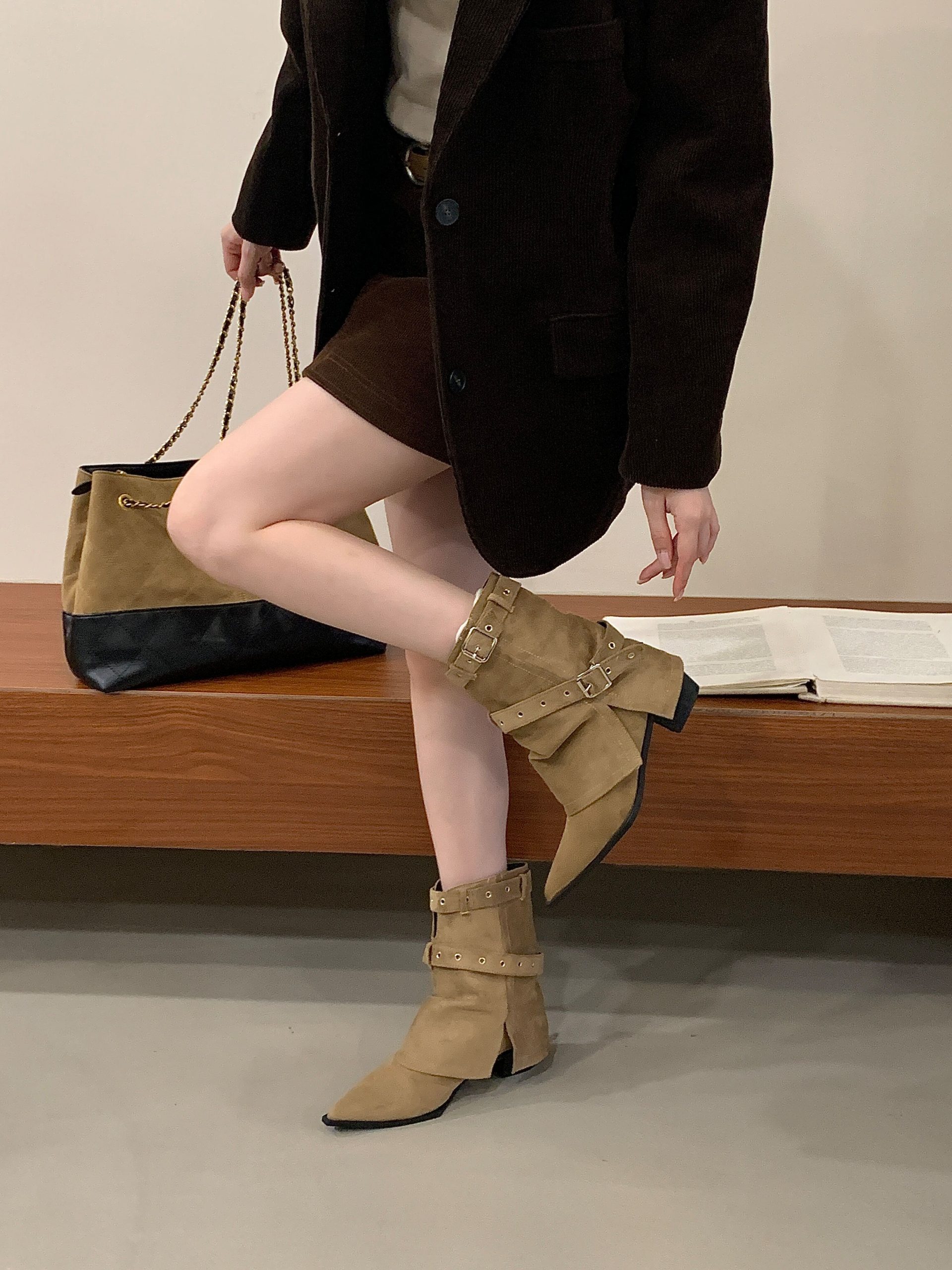 Retro Chunky Heel Mid Calf Boots for Women 2025 New Autumn Winter Fashion Pointed Toe Western Cowboy Boots with Belt Buckle