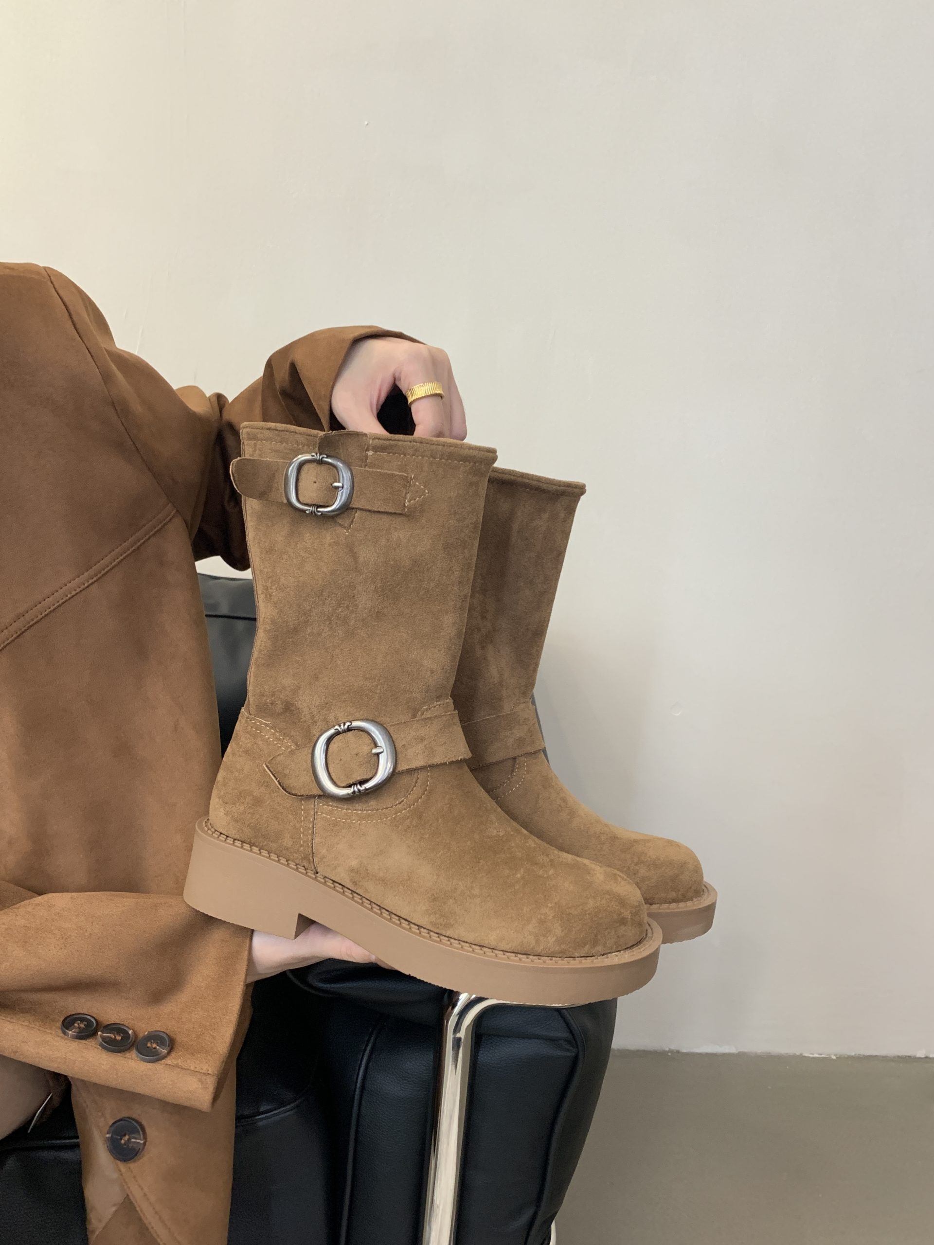 retro-metal-buckle-round-toe-worn-leather-motorcycle-stacked-short-boots-for-women-2024-fall_2 Retro Metal Buckle Round Toe Worn Leather Motorcycle Stacked Short Boots for Women 2024 Fall