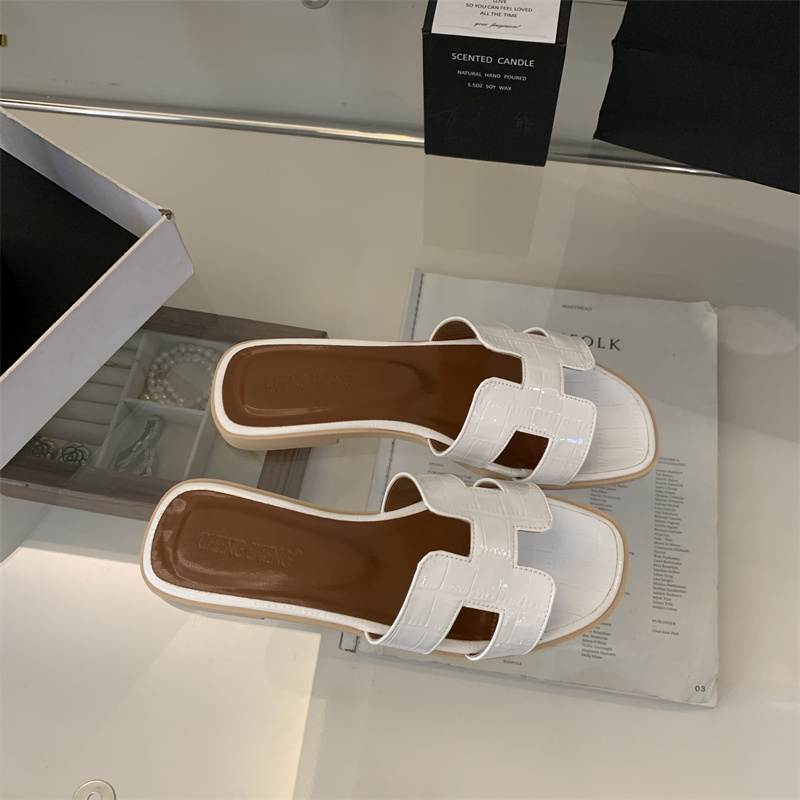 Women's 2025 Summer Flat Beach Slippers H-Shaped Solid Color Non-Slip Sandals