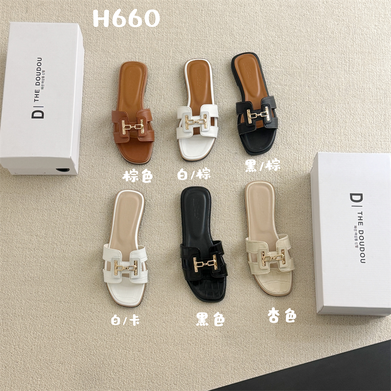 Women's Summer Fashion Flat Leather Slippers with Woven Straw Design Square Toe Beach Sandals for Vacation